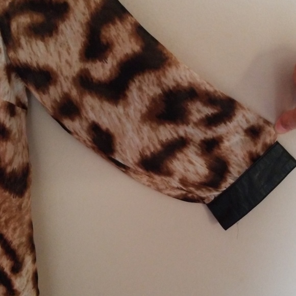 Nicole Miller cheetah print leather top - Picture 4 of 7